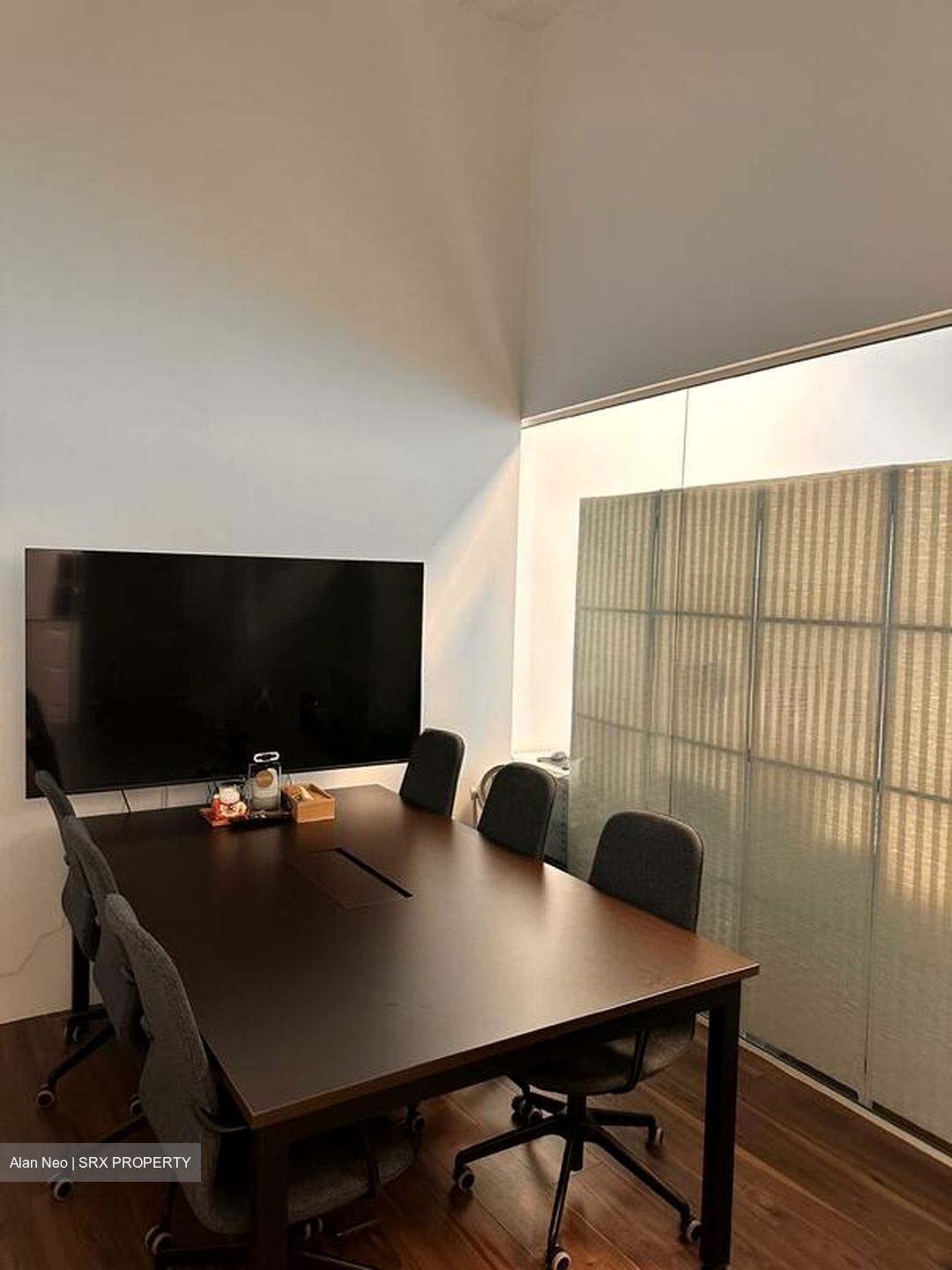 Arc 380 (D8), Office #515479141